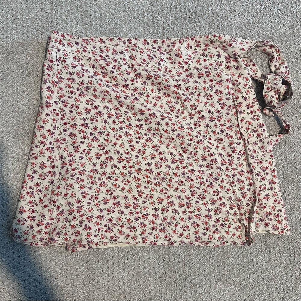 American Eagle floral skirt